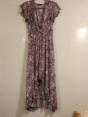 NUNA LIE_Floral Pink & Black Flutter Sleeve V-Neck Maxi Dress
